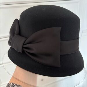Elegant Black Bow Cloche Hat
